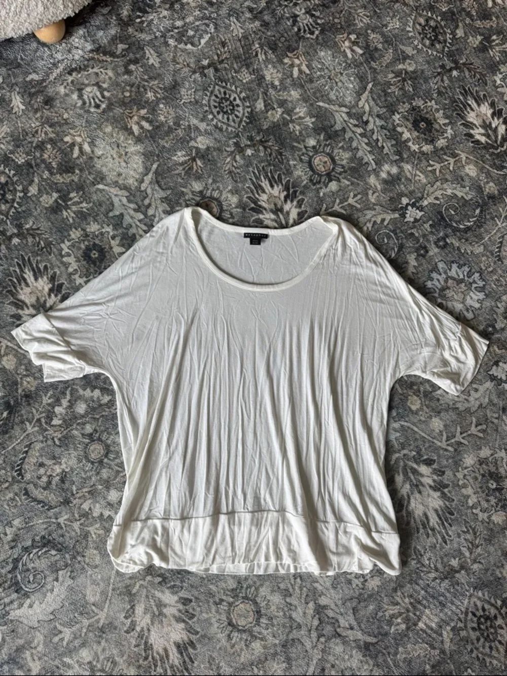 Metaphoe Relaxed Scoop Neck Short Sleeve Top